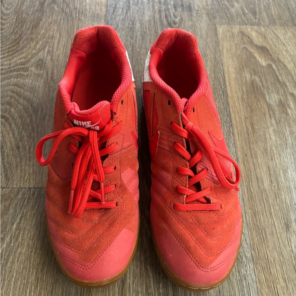 Nike SB Lunar Gato World Cup England Mens Size 6 Red Soccer 631321-612 -EUC